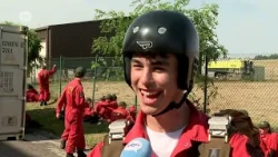 120 youths make their first parachute jump during 'Para Junior' training in Schaffen